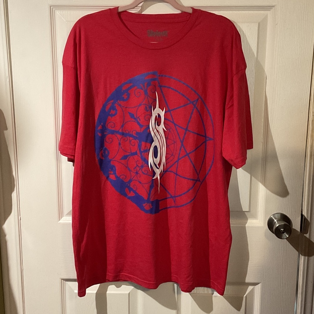 NWOT Red Graphic Slipknot Men's Band T-Shirt with Blue Circular Design